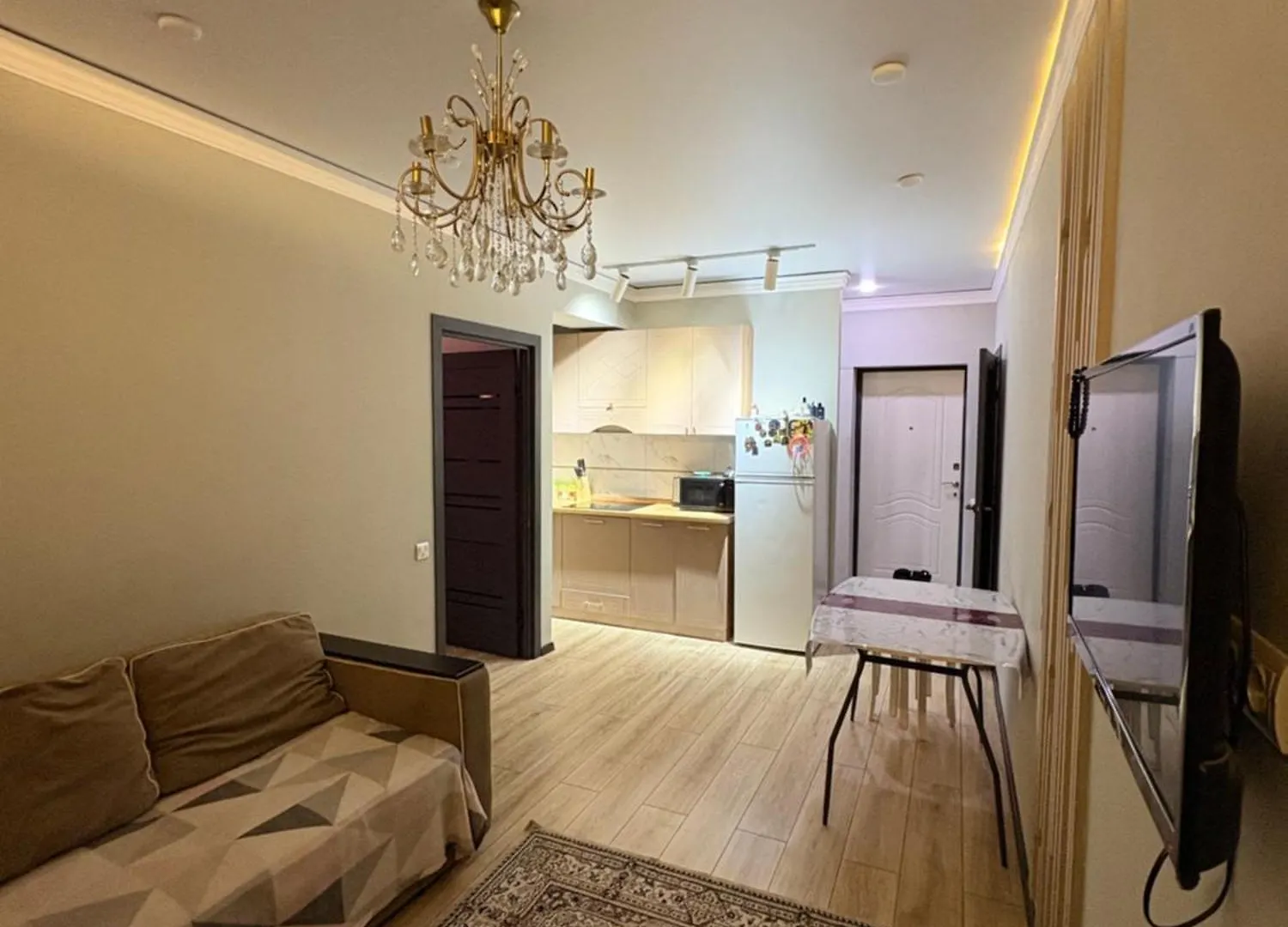 Светлая Студия С Видом На Город Almaty Apartmán